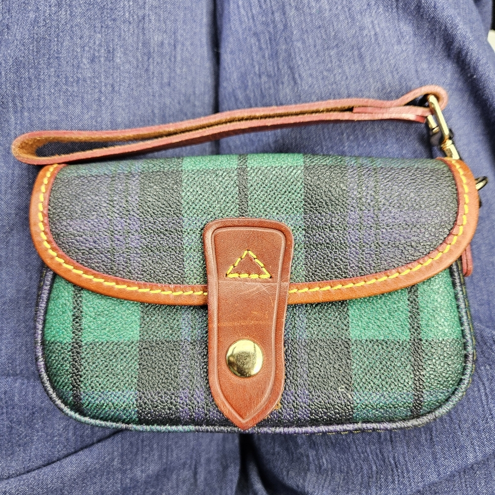 Dooney & Bourke wristlet